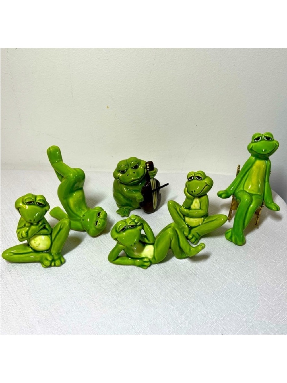 Vintage 80’s Norcrest Frogs Figurine Decor. Goofy. Collectible.